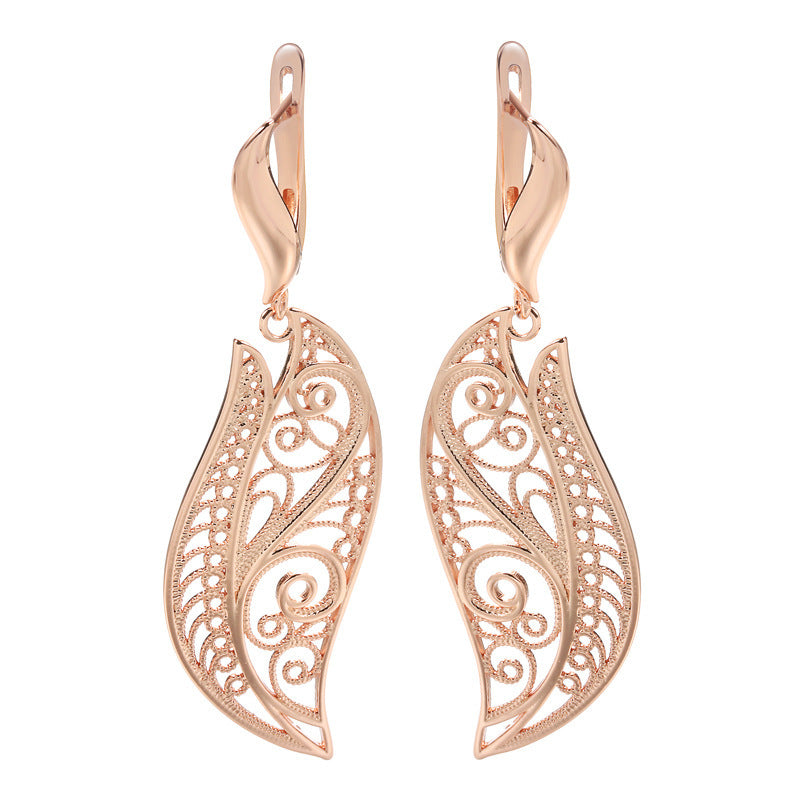 Women's Elegance Retro Hollow Earrings