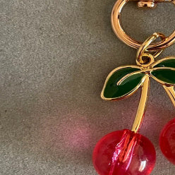 Exquisite Glitter Heart Buckle Cherry Cherry Keychain