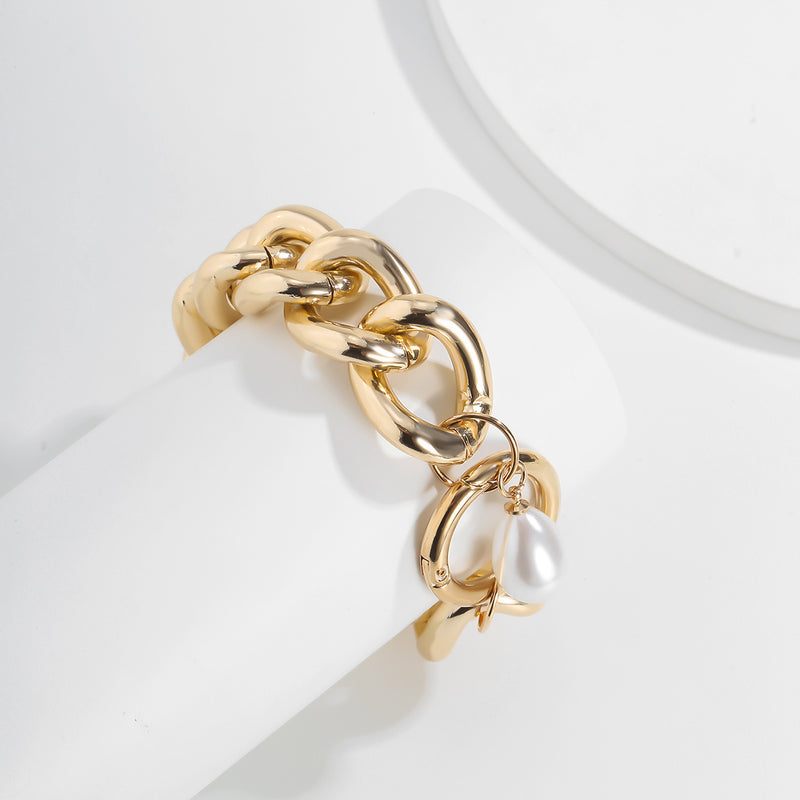 Exaggerated Hollow Aluminum Chain Baroque Pearl Bracelet